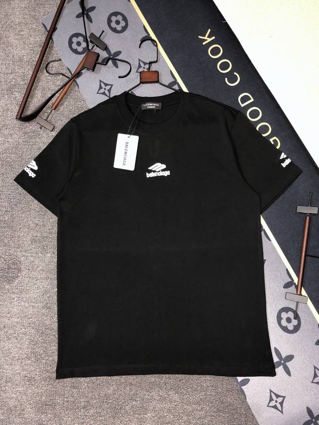 P110 Balenciaga 25S夏款 颜色 黑色 白色 尺码 S M L Xl 前小标刺绣 后光版 280G精梳紧密棉 高品质 男女同款