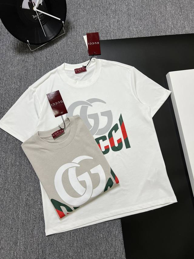 P110 Gucci 短袖T恤 工艺：印花 颜色：白色 杏色 码数：S~Xl 面料：精梳紧密棉盖棉280G