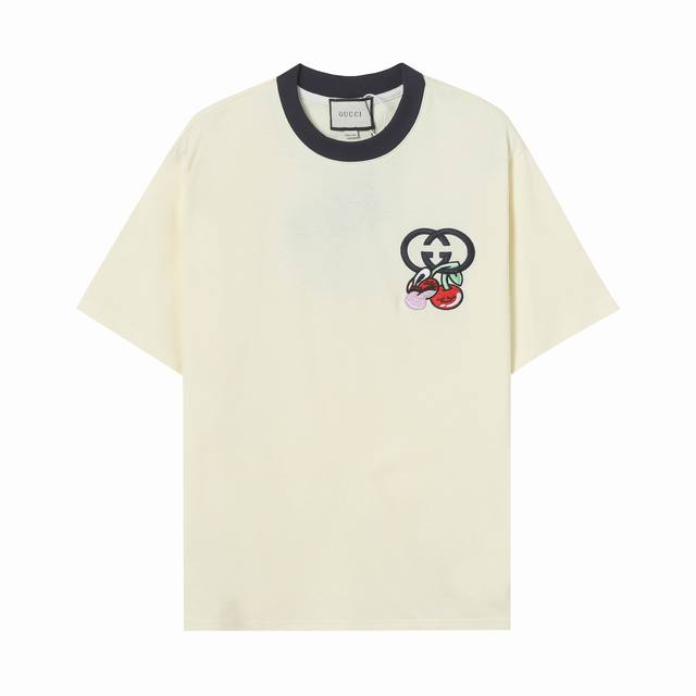 9027# P80伦敦艺术家兼插画师Hattie Stewar的创意设计，为品早秋系列添注盎然活力和俏皮之感。在她个性张扬的设计风格下，Gucci标识与缤纷趣致