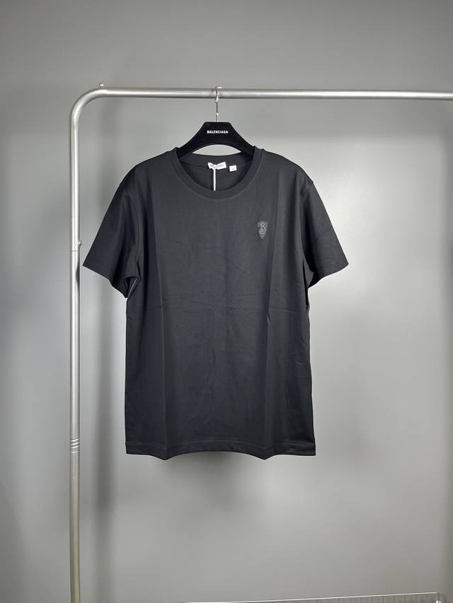 上新 P110 Bbr巴宝莉B字型盾牌刺绣短袖 尺码：S-Xl 颜色：黑色 白色 宝蓝色