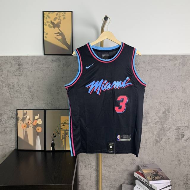 70 款号S3 挂拍图 Nike迈阿密热火队城市版韦德3号篮球球衣 代购正品，原版开发 1:1复刻 高端定制全网独家！顶级品质！ 定制原版辅料，全新定制无感水印