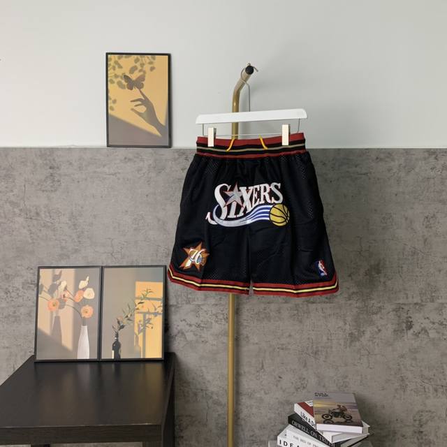 90 款号K05 顶级刺绣版本 挂拍图 Mitchell &Ness X Just Don联名费城76人队复古高街刺绣球裤 篮球短裤 Just Don Nba