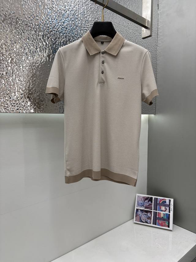P270 杰尼亚 2025Sshk专柜同款同步上新短袖翻领Polo定制条纹一体针织面料 胸前品牌工艺构成标志彰显品牌奢华 高端人士必备单品，懂货的来欢迎对比专柜