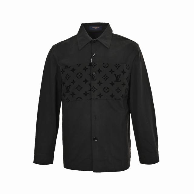 : 340 Louis Vuitton 路易威登 24Fw 老花植绒拼接衬衫外套 原版购买，斜纹梭织面料、前袋饰有 Monogram 植绒标识、后部 Stapl