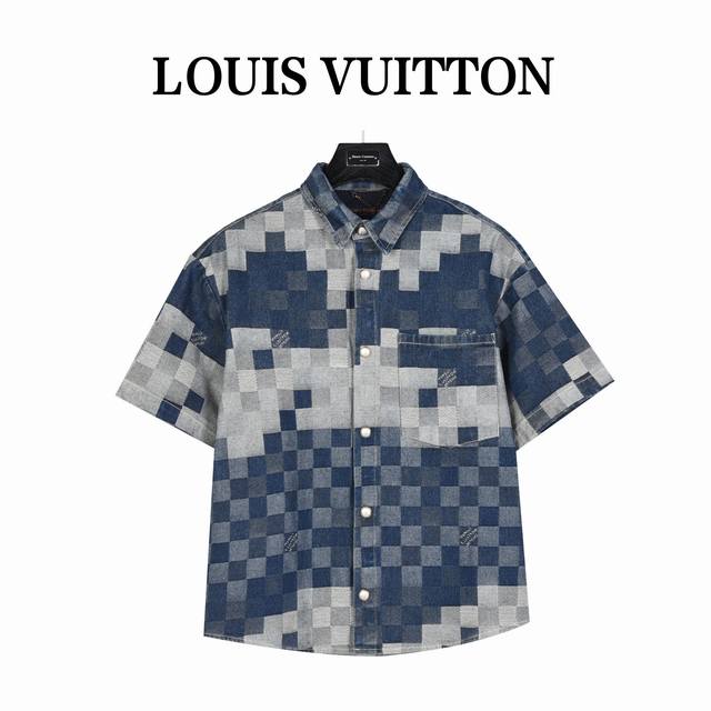 360 Louisvuitton 路易威登24Ss模糊棋盘格牛仔短袖外套 这款出自春夏秀场的出色牛仔外套展现了品牌的精湛工艺，采用精致的水洗提花Damoflag