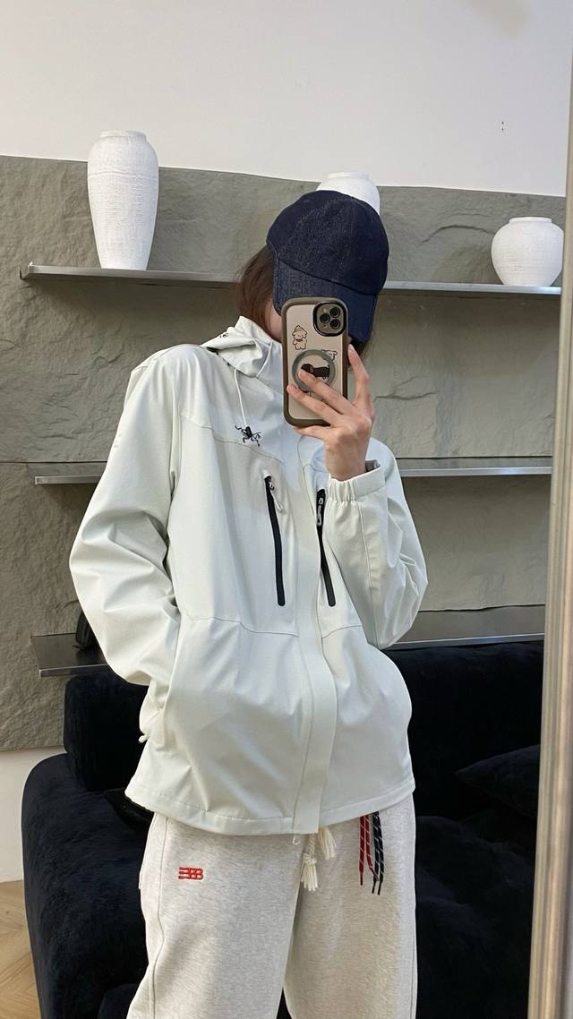 顶级版本 Arcteryx Gamma Mx始祖鸟防风冲锋衣 情侣款 100％放心出门 随意进出任何潮流场合户外全天候系列 Essentials Gamma