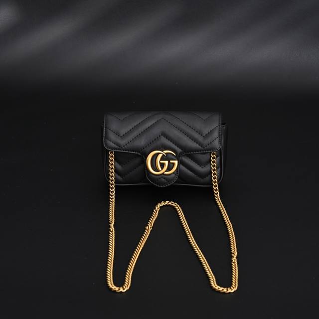 440 Gucci古驰Guc Gg Marmont Mini 超迷你马蒙链条包 #原单品质 销量王本尊，黑色绝对是最受欢迎的颜色，不分季节不分场合，想怎么搭配就