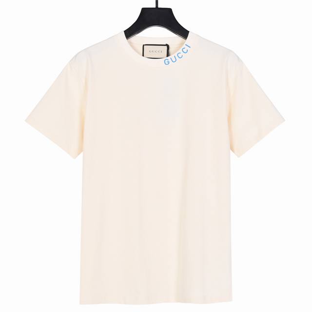 上新160 古驰 Gucci 24Ss新款领口凸胶字母工艺短袖 简约大气不失精致，一比一品质，区别通货 定制面料洗水后260克重双纱100%精梳全棉面料 印花工