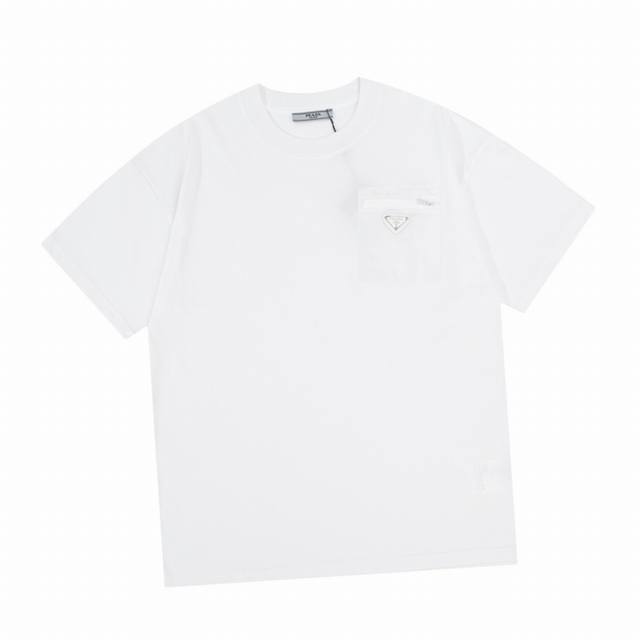 160 普拉达 Prada 夏季新款 拉链口袋圆领短袖T恤，采用260G重磅100%纯棉 螺纹同缸定织定染零色差独家品质 Os落肩版型 时尚好看 Color：黑