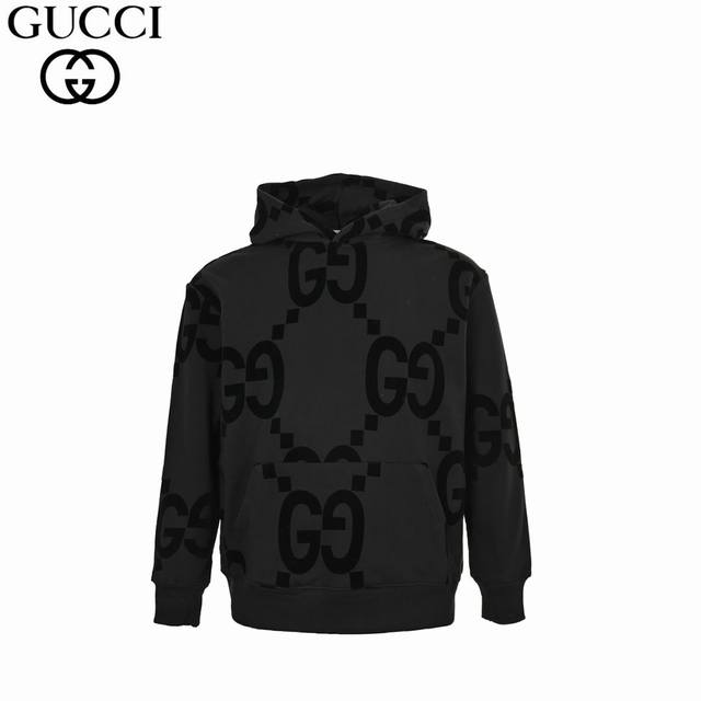 :300 Gucci 古驰 24Fw 双G植绒印花套装连帽卫衣 这款休闲连帽卫衣匠心制作，通体点缀Gg植绒效果印花，为日常装束注入现代气息。此款的工艺必然也是极