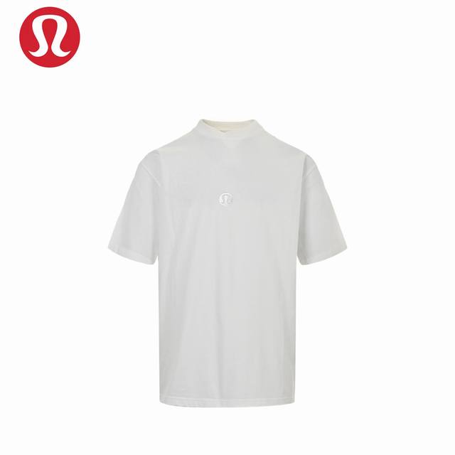 ：170 Lululemon 露露25Ss 经典压胶Logo短袖 面料采用进口机器织造而成，布面纹路的独特性创造出完美的成衣效果 面料采用净布260克重 搭配3