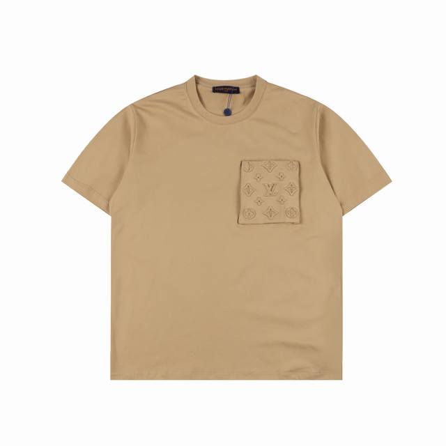 170 Louisvuitton 路易威登 暗纹老花口袋短袖 采用32S双纱赛尔棉，230G；32S双纱螺纹，300G。赛尔棉绒毛细密，它是一种以天然植物为原材