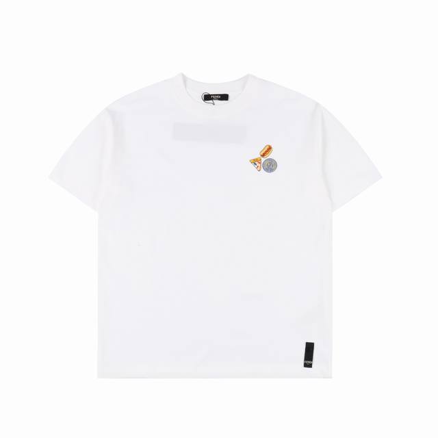180 Fendi 芬迪 25Ss Fendilicious披萨图案刺绣短袖T恤 购入原版开模打造，全套定制辅料，所有细节完美还原 定织定染260G纯棉双纱紧密