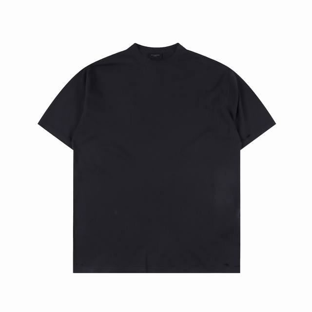 200 Balenciaga巴黎世家25Ss春夏新款针织圆领短袖T恤 衣领衣袖下摆破洞细节 正面净版设计 后背黑色皮质印花 宽松版型剪裁 男女同款 003 尺码