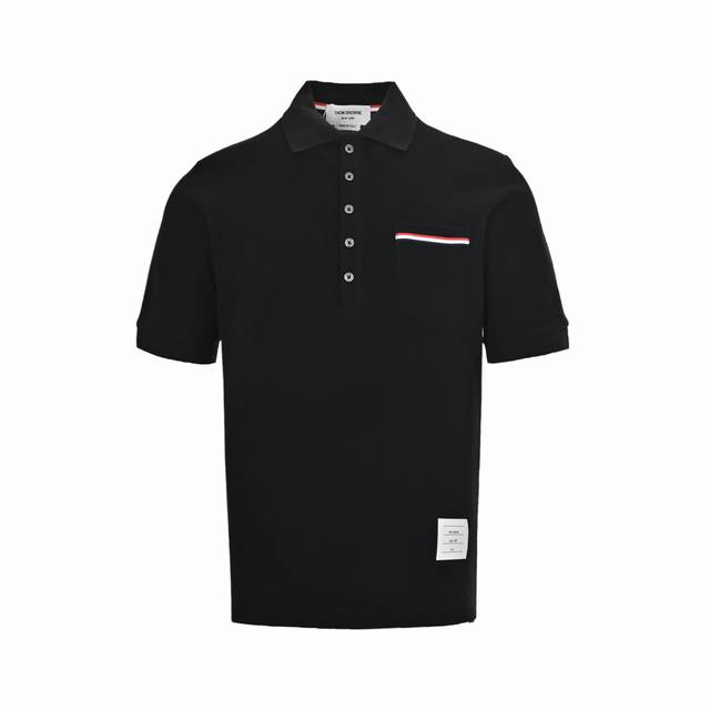 ：210 Thom Browne 汤姆布朗 经典口袋织带Polo短袖 采用60支双股230克重100%棉双面珠地面料 拆解纱线分析 非常规面料裁剪缝制 , 像毛