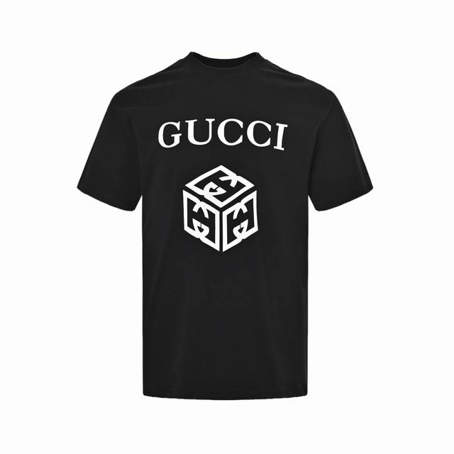: 140 Gucci 古驰 25Ss 双G立方体印花短袖 简约百搭，让你上身时尚大气又不失时髦感，胸前魔方刺绣点缀出整体的奢华格调,适合当下潮流风格穿搭。 S