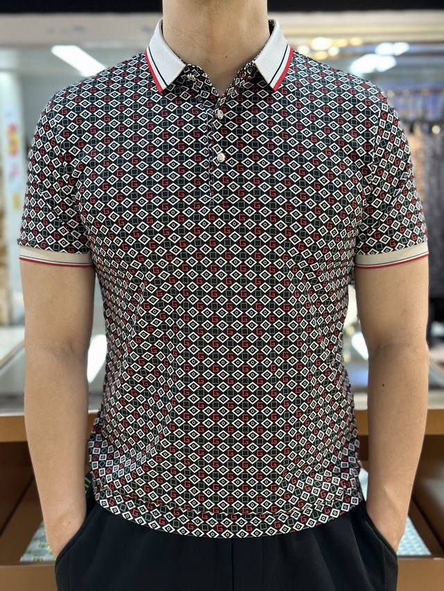 P310 [新品...] 上新 新款短袖Polo衫 丝光棉数码印花 尺码:48.50.52.54.56 款号:Z4091 颜色：黑红