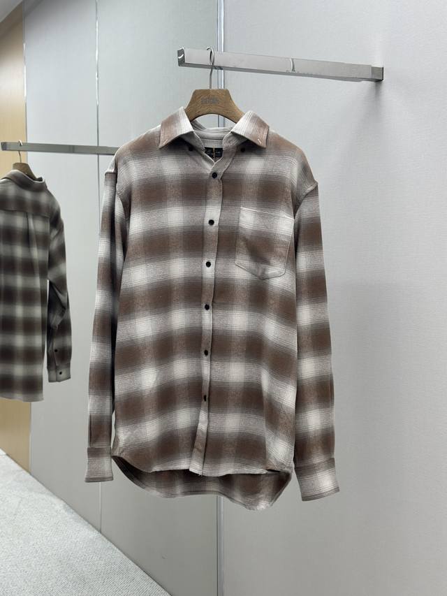 P350 Loro Piana Lp男士全棉加厚磨毛渐变格纹长袖 男士啡色格纹配色将Lp老钱风演绎到极致 定制100%全棉色织法兰绒格纹面料 面料柔软舒适，触感