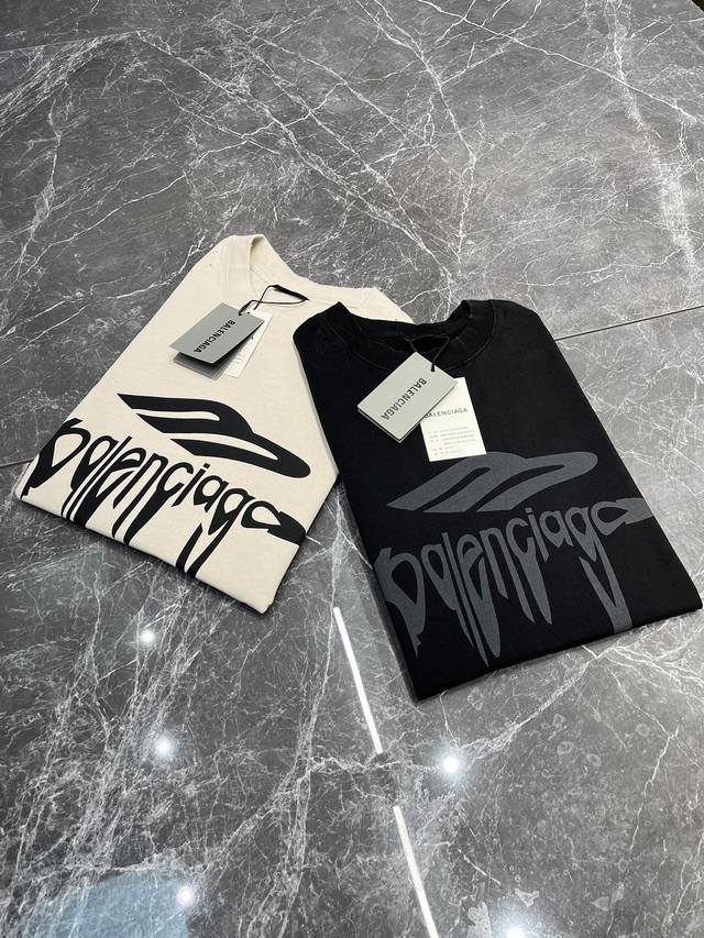 P210Balenciag*巴黎25S新款圆领T恤，打磨水洗系列.男女同款！可为万能打底王牌选项！！成衣选用高克重320G纯棉水洗面料制成，细节水洗破洞多到工艺