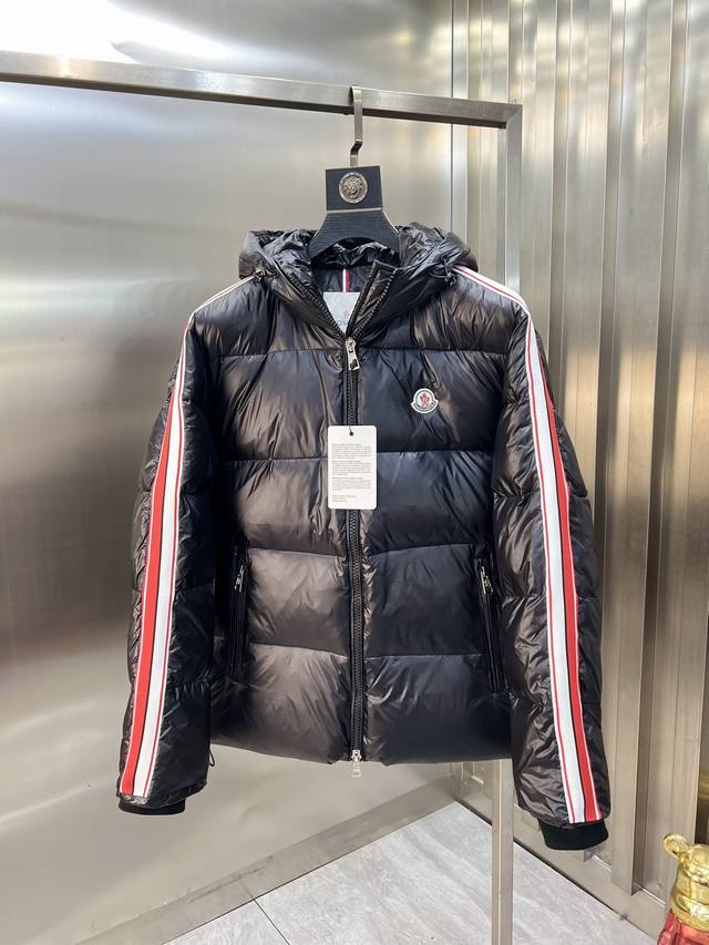 P620 蒙口 2025秋冬新款羽绒服 原版1:1订制五金配件全进口原版定制 欢迎专柜对比 绝对的高品质 采用顶级95白鸭绒 超柔软 充羽量蓬松饱满 超级重工