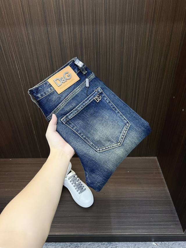 P270 D&G 新款上市现货2025新款现货上市，原单爆款牛仔裤超级定制款，原版五金，超级重工工艺，版型超赞细节做工无可挑剔！款式不挑人，特别高档，好货不等人