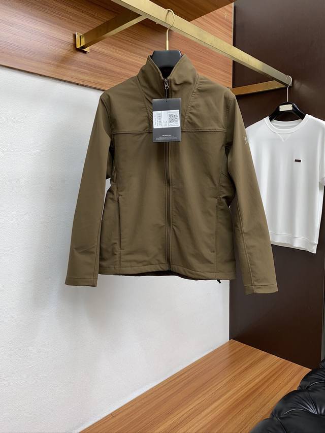 P300 始祖鸟 秋冬新款防风衣外套 原版1:1订制五金配件全进口原版定制 欢迎专柜对比 绝对的高品质 超柔软 超级重工 面料做工杠杠的版型完美 注意面料超舒服