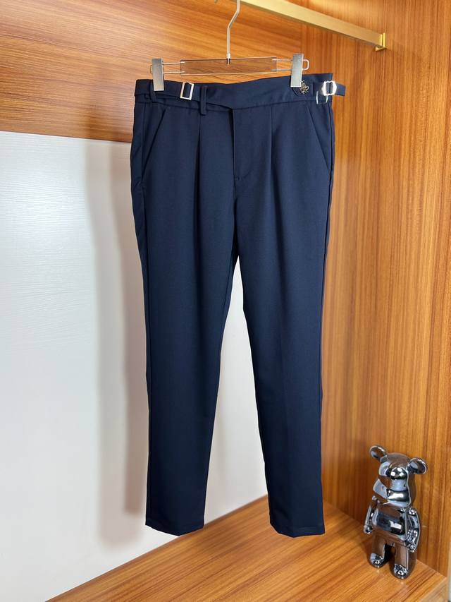 P260 Prada 普拉达 2025春夏新品 三标齐全 西裤 休闲裤 好货不用过多介绍 看细节 专柜码数：29-36 无35 175 140上身32