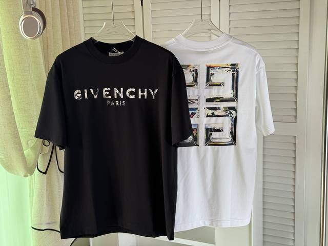 P260 纪梵希 Givenchy 2025春夏新款首发专柜最新款短袖圆领T恤 高端订制 设计前卫时尚！品牌Logo重工艺设计 高端定制丝光云朵棉面料.手感柔软