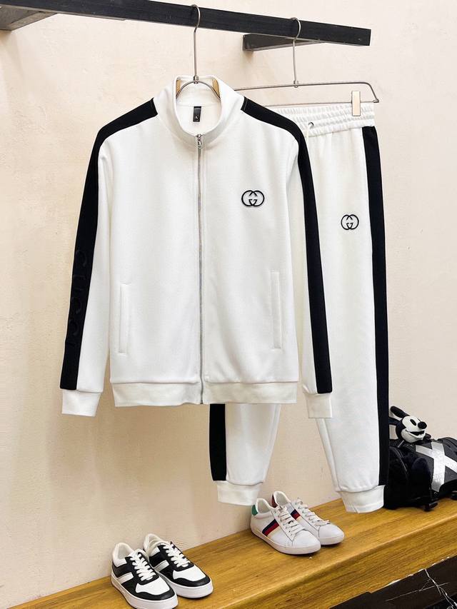 420 Gucci 古奇 爆款套装来袭 专注官网原版 2025全新爆款开衫卫衣套装 原单狠货倾注顶级设计师的精心之作 就为一个贴合、完美的上身效果 全天然优质天
