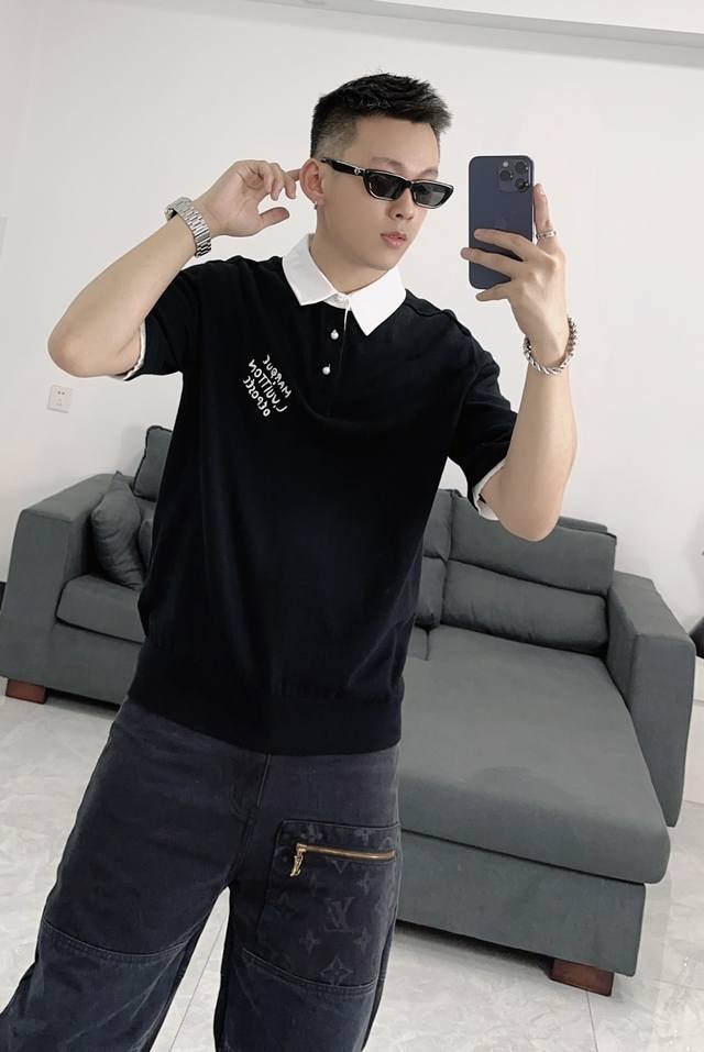 上身效果图！ P300 Louis Vuitton 路易威登2025春夏新款胸前字母刺绣羊毛短袖Polo衫男女同款 本款马球衫取材细腻羊毛针织，以正装衬衫领彰显