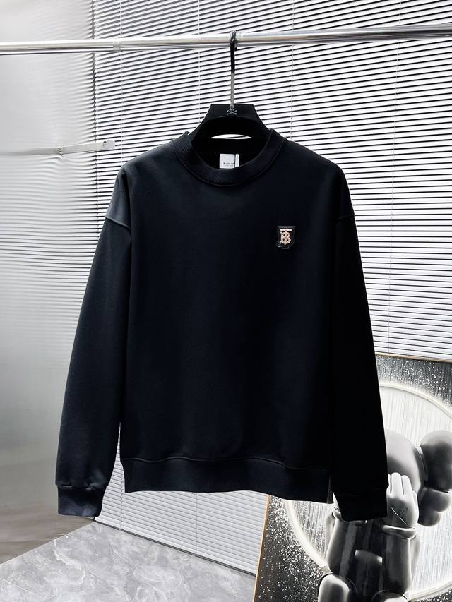 P220 巴宝莉 Burberry Ss早秋新款 长袖 圆领 卫衣，高端版本！专柜定制面料 透气舒适度高，细节无可挑剔，品牌元素设计理念，体现高品质。手感细腻柔
