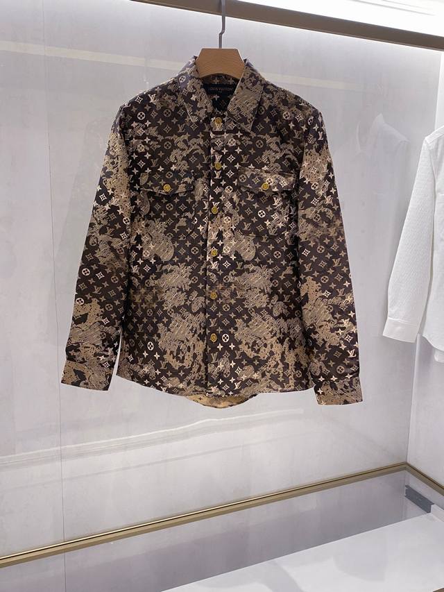 P330 路易*登家族2025年最新春夏时装提花色织牛仔外套衬衫，男士高端时尚休闲长袖衬衫，意大利原产出品，香港洋行渠道，今独家销售！ 路易家族在此款提花色织牛