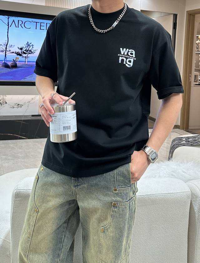 P300 Alexander Wang 2025春夏款 官网同步 面料采用重磅纯棉精梳棉面料，Os宽松版型，上身版型超正！日常百搭，衣橱必备单品！ 男女同款 尺