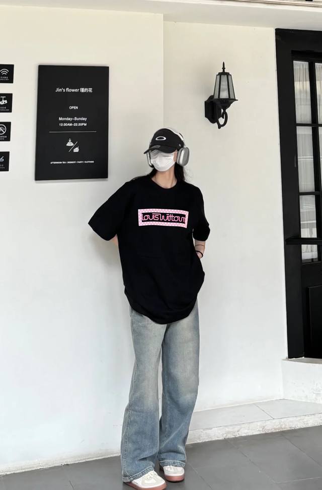 P210。 驴牌*25S新款潮牌T恤.男女同款！减龄风格满贯～烫画层次风格的新世纪充满阳色彩！！！经典字母设计表现. 清新色彩Logo.订制优质高克重300G纯