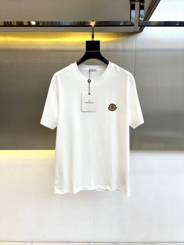 P220 Mon蒙口、2025春夏新品纯棉最新面料，胸前蒙口字母绣标Logo时尚简约潮流短袖，最顶级的品质专柜原单短袖，顶级制作工艺进口面料，专柜款独特设计，采