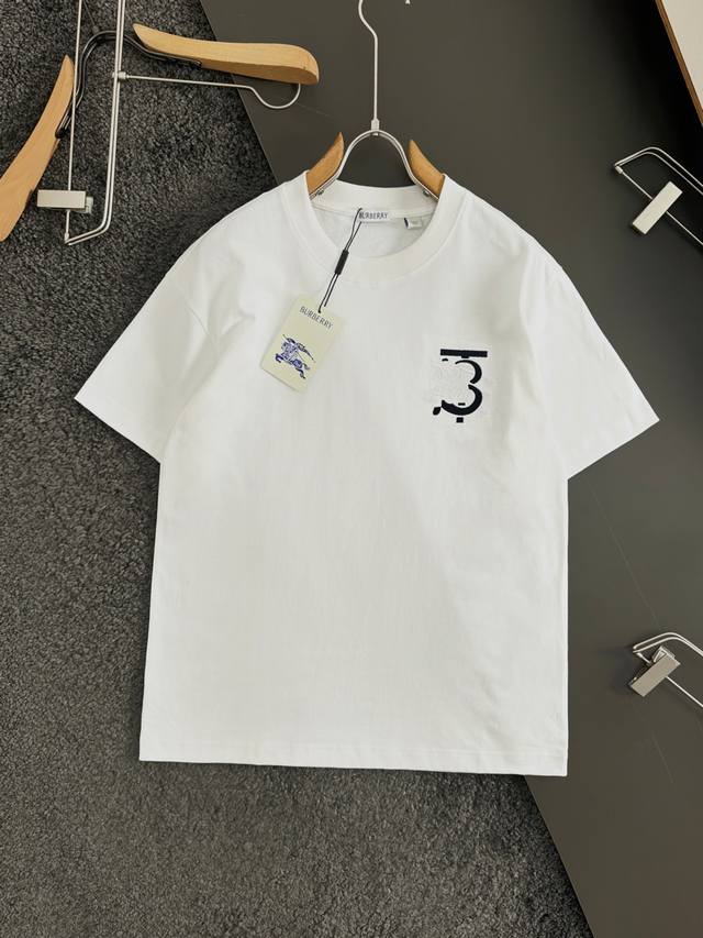 P140 Bur*春夏系列新款Bt字母刺绣圆领短袖，高端百搭大气款 男女同款棉质圆领短袖，采用平织棉质面料打造，这个春夏怎可缺少Bur的身影呢，一年四季最佳的搭