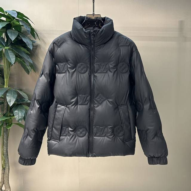 P700 驴家立体压印立领羽绒服 颜色：黑色 尺码：48 50 52 54 56