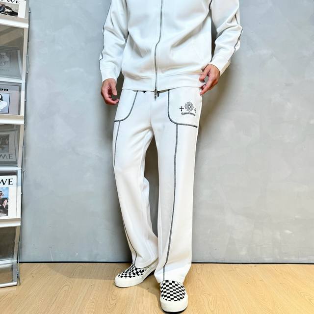 衣350 裤270 Chromehearts*克罗心25Ss新品时尚天丝套装！精选上衣拉链款式搭配.裤子收口小脚裤.满身线条流畅设计时尚有型 ，经典克罗心绣花工