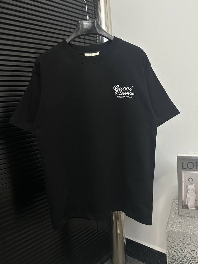 D P120 Gucci 2025新款简约字母Logo图案短袖 短袖最顶级的品质专柜原单短袖，顶级制作工艺进口面料，1R专柜款独特设计，采用进口高端订制面料官网