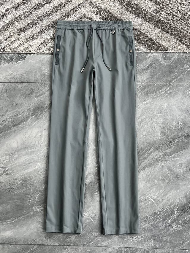 P270 新品 洋行渠道极品，纯血统品质保证，2025年春夏新品，无敌冰爽裸感“空调裤”！！Pr*Da男士高端薄款天丝棉商务休闲裤。极符合P家美学基调的一款休闲