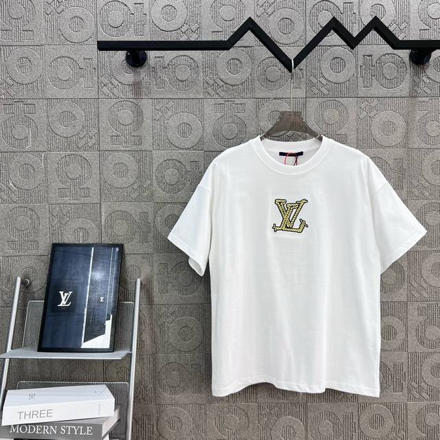 120 Louis Vuitton 路易威登 字母麻绳印花 Logo标识精致升级，灵感源自八十年代复古 原版面料 官方同款 短袖T恤 同缸染面料 手感非常舒服