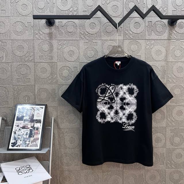 120 Loewe 罗意威 荆棘签名 马赛克 刺绣 大Logo精致升级，灵感源自八十年代复古 原版面料 官方同款 短袖T恤 定制260克同缸染面料 手感非常舒服