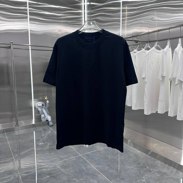 P120 1V 2025春夏新款 经典胸前凹凸立体压花 男女同款 S M L Xl Xxl 五个码 黑色 白色 酒红 灰色