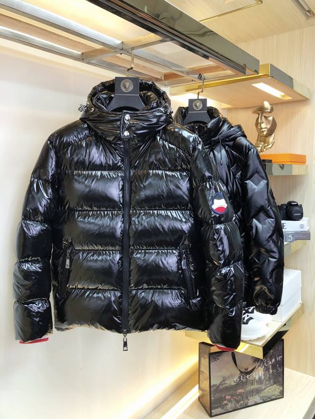 #Sdi P550蒙口官网秋冬最新款羽绒服外套，原单狠货！秀场新品，内里标准90%白鹅绒填充，轻薄保暖效果超棒！极具设计感又实穿的一款 非常漂亮！原版五金，极为