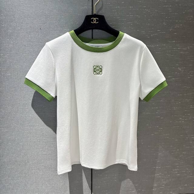 Qx.8080 P18025Ss新款短袖 爆单款推荐 时髦精单品 正肩修身小短款版型剪裁打造意式极简的高级感 进口精梳纯棉面料 质感超赞 经典版型不挑人 Sml