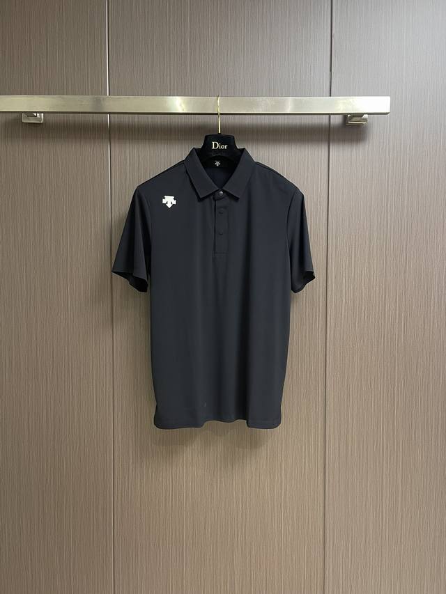 P250 Descente 迪桑特2025Ss早春新款短袖Polo，进口面料手感超柔软细腻 穿着亲肤舒适 高端精品 代工厂P精细做工 上身非常赞 男士必备单品