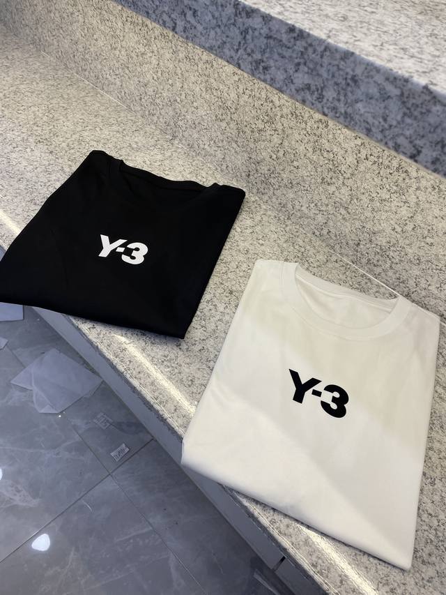 P210 Y-32025春夏新品短袖T恤定制专属80支双股丝光长绒棉专柜25 Ss新品热卖 胸前形象图案Medusa仿手绘工艺印花！一款比较抽象概念设计，彰显个