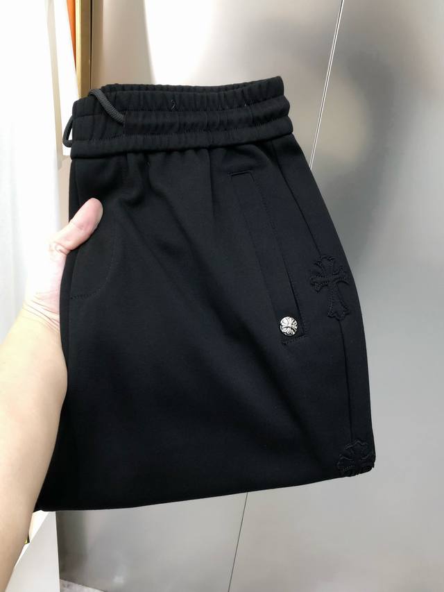 P250 克罗心2025春夏新款原单男士休闲裤 柜台同步售卖 高端定制 简洁时尚百搭款 贴布刺绣Logo图案设计 定制原版进口纯棉面料 进口五金辅料 上身优雅帅