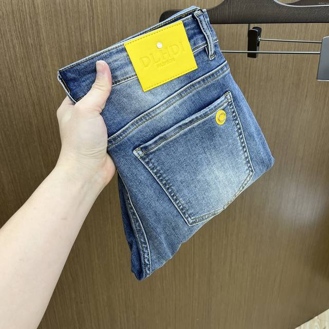 新款 P250 Guc 高端定制 2025Ss早春新款原单爆款牛仔裤 超级定制款 原版五金 超级重工工艺 版型超赞，细节做工无可挑剔！款式不挑人，特别高档，好货