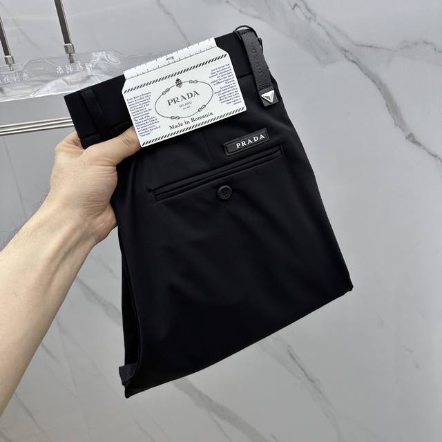 P270 Prada 普拉达 2025春夏新品休闲裤西裤，官网同步发售，裤身工艺设计，进口客供辅料、面料丝滑垂感强，代工厂P出品免检！每个细节做到极致，原版五金